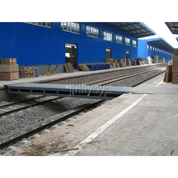 伸（shēn）縮式鐵路跨橋