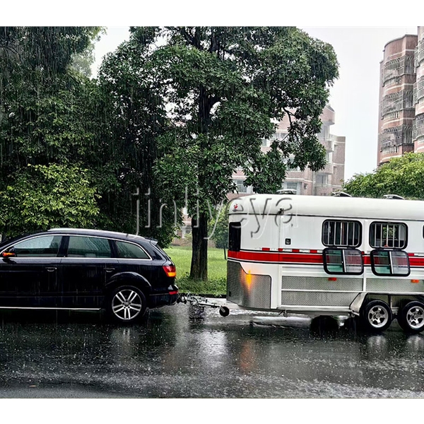 三（sān）馬位（wèi）方頭（tóu）車