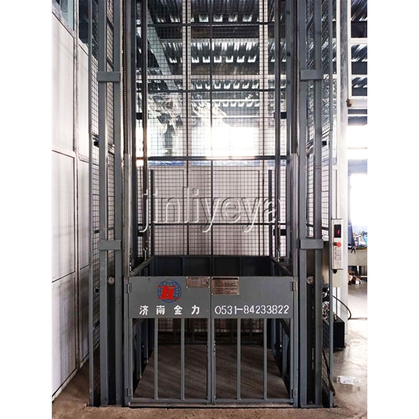 導軌式升降平台